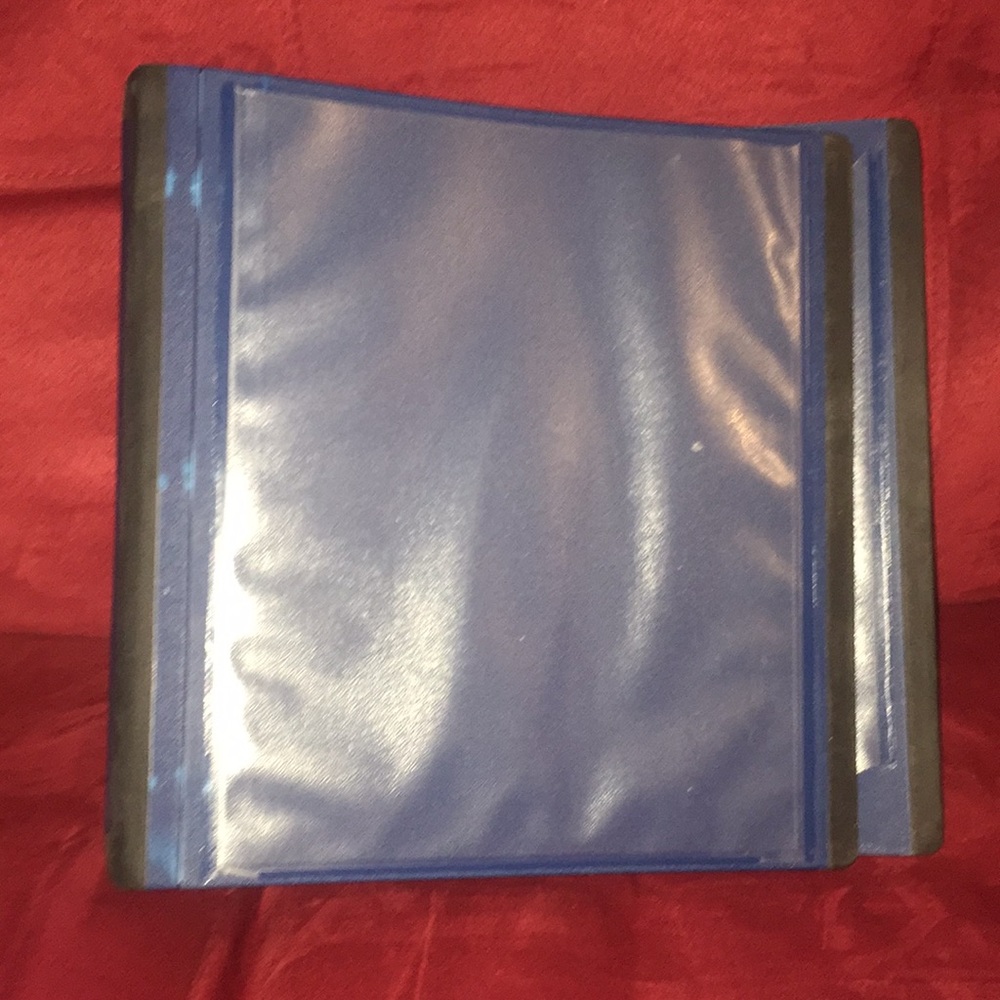 STAPLES - 3-RING BINDER - 3 INCH - Picture 2 of 4